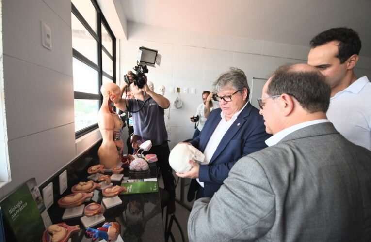 Governador inaugura novo prédio da Escola Raul Córdula construído em parceria com a Unimed e destaca avanços na Educação